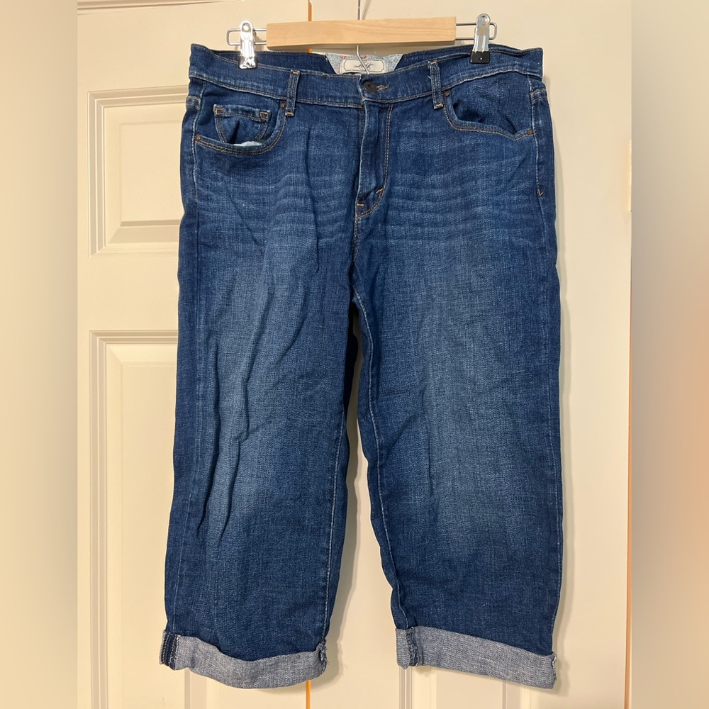 Levi’s Denim crop pants